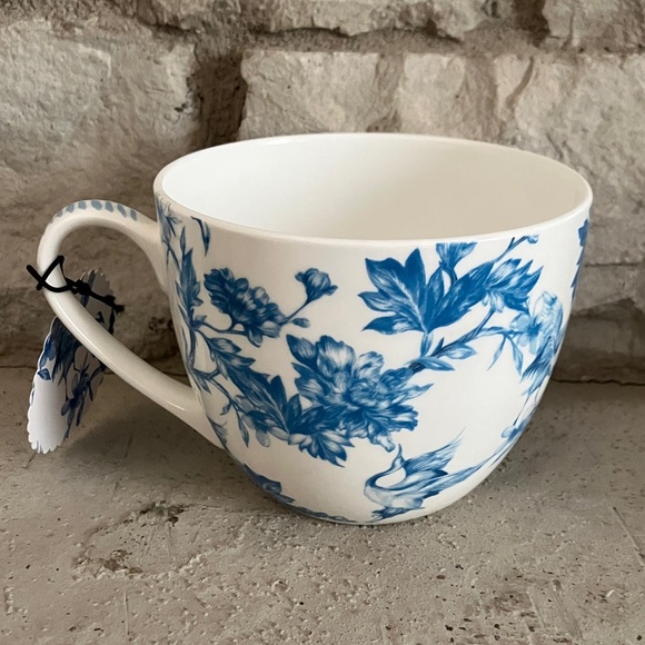 Bluebird & Willow UK Blue Birds Toile Ceramic Mug - Picture 4 of 5